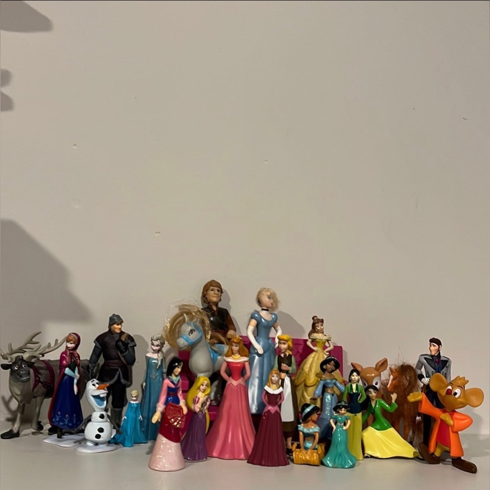 Disney Princess figures lot